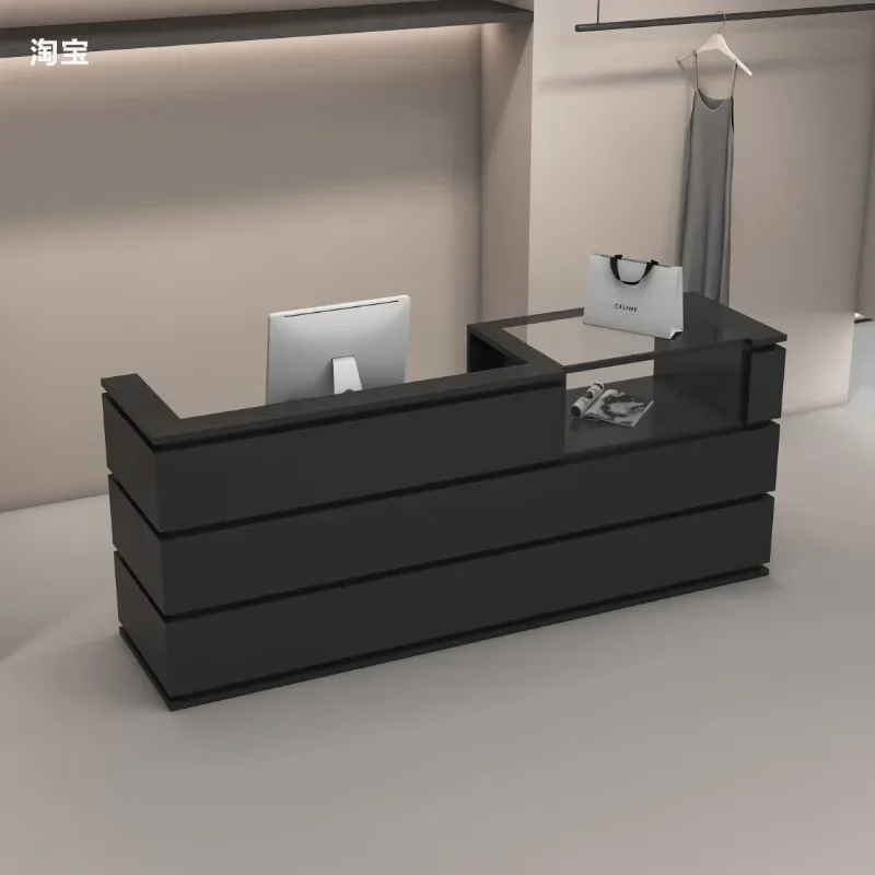 Outdoor Furniture In Store - Meja Kasir Salon Kecantikan, Toko Luar